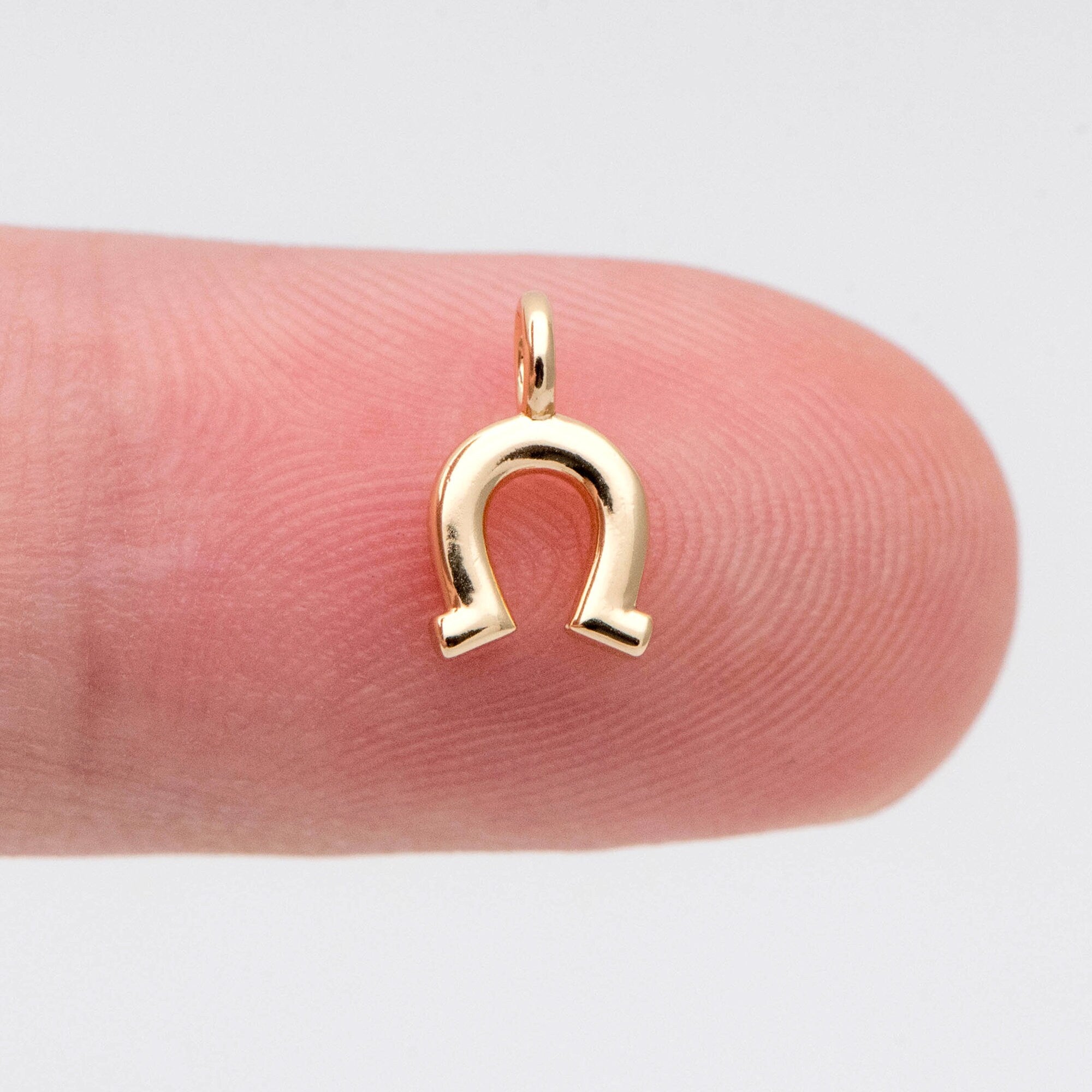 10pcs Gold Horseshoe Charm 9x5.5mm, 18K Gold plated Brass, U-shaped Pendant (GB-1439-A)